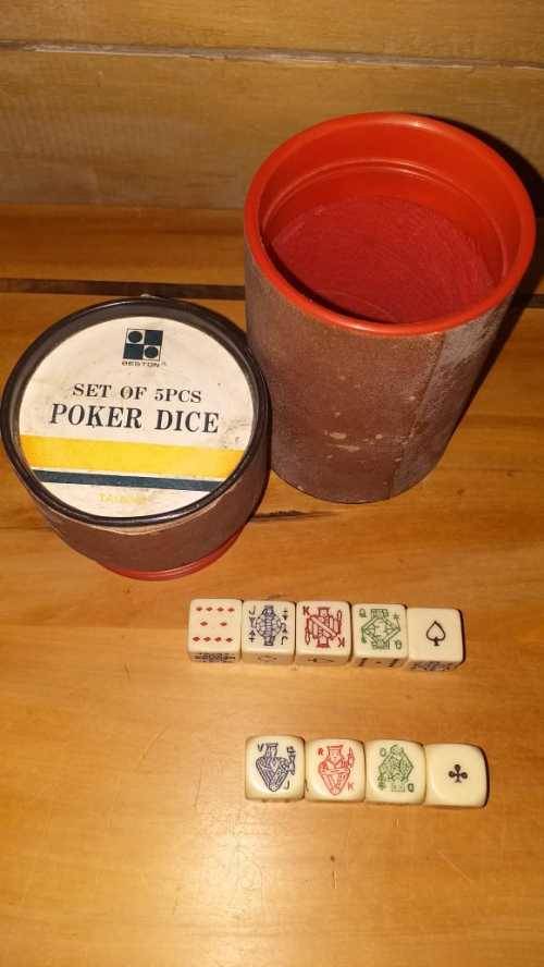 Vintage Beston Set of 5 Pieces Poker Dices.
