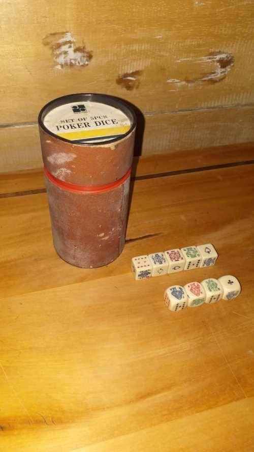 Vintage Beston Set of 5 Pieces Poker Dices.