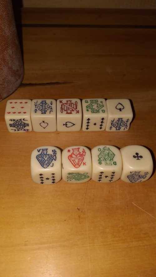 Vintage Beston Set of 5 Pieces Poker Dices.