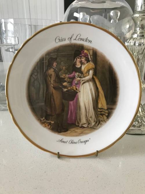 `VINTAGE TUSCAN FINE BONE CHINA `CRIES OF LONDON - SWEET CHINA ORANGES DISPLAY PLATE