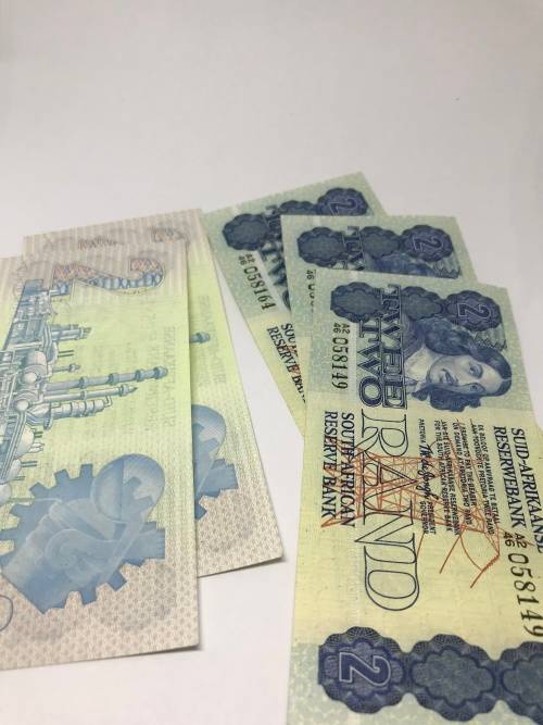 NEW UNCIRCULATED South African TWO RAND Bank Notes