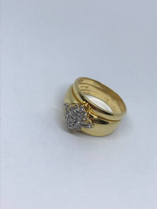PHENOMENAL Diamond Cluster Design Gold Ring!