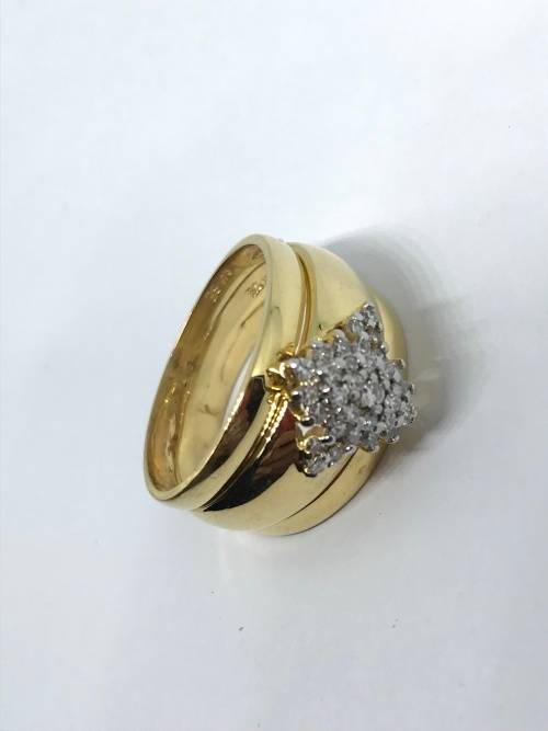 PHENOMENAL Diamond Cluster Design Gold Ring!