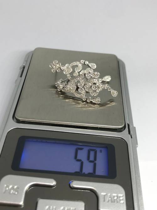 18CT W/Gold Diamond Chandelier Earrings