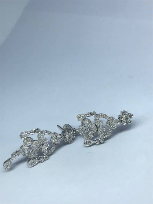18CT W/Gold Diamond Chandelier Earrings