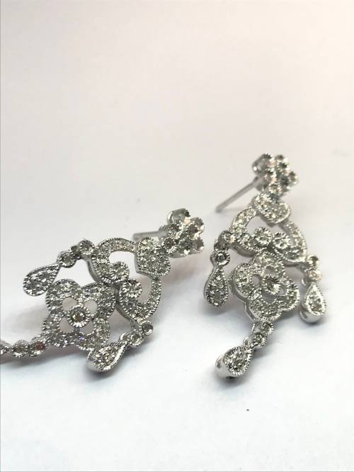 18CT W/Gold Diamond Chandelier Earrings