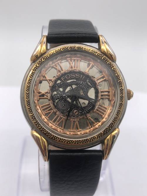 *FOSSIL SKELETON* RETAIL R4000