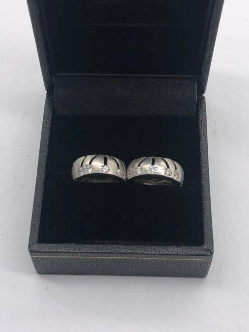*18CT WHITE GOLD & CUBIC EARRINGS* BID FROM R1