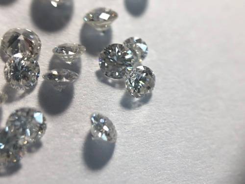 *2 x 0.10CT VS DIAMONDS* BID FROM R1!!!