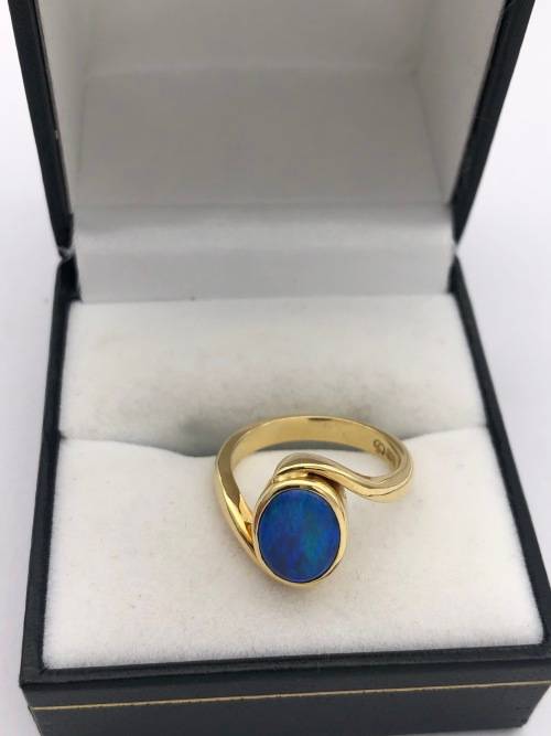*18CT GOLD OPAL RING!!!* BID FROM R1!