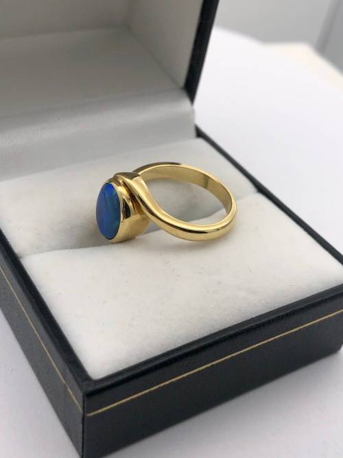 *18CT GOLD OPAL RING!!!* BID FROM R1!