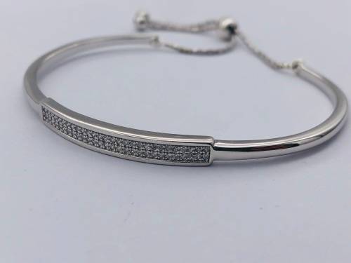 *BEAUTIFUL SILVER & CUBICS LADIES BAND* R1 BIDS