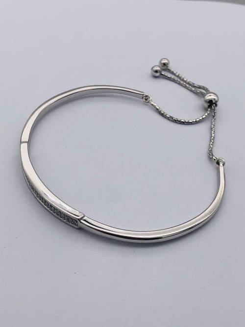 *BEAUTIFUL SILVER & CUBICS LADIES BAND* R1 BIDS