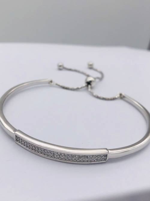 *BEAUTIFUL SILVER & CUBICS LADIES BAND* R1 BIDS