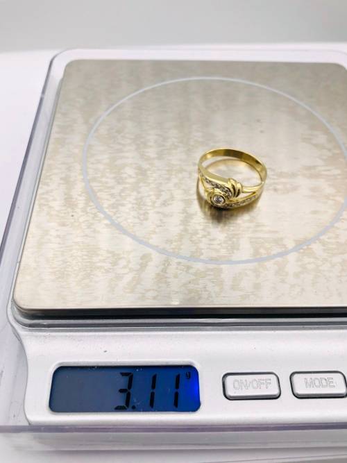 *18K GOLD VS DIAMOND CLUSTER RING* R1 BIDS