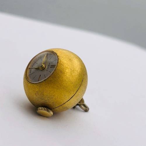 *HENO MANUAL WIND PENDANT WATCH* R1 BIDS