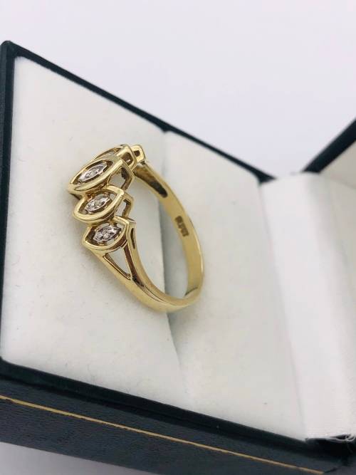 *SOLID GOLD DIAMOND CLUSTER RING* R1 BIDS