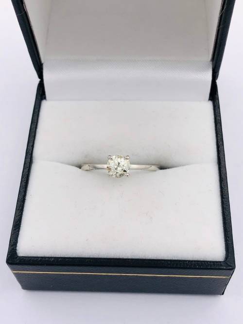 *0.55CT DIAMOND ENGAGEMENT RING*R1 BIDS