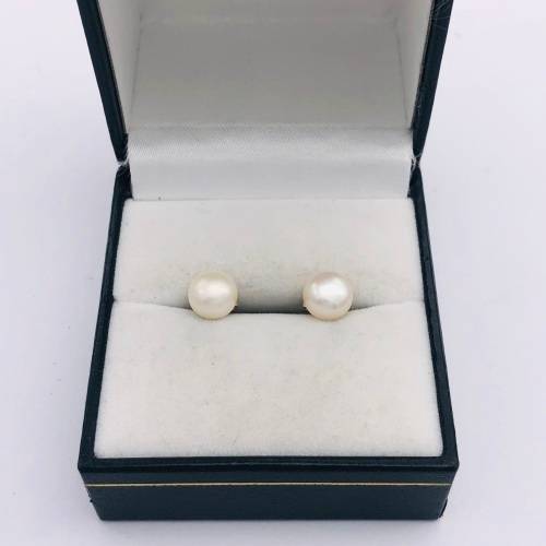 *9CT GOLD PEARL EARRINGS* R1 BIDS