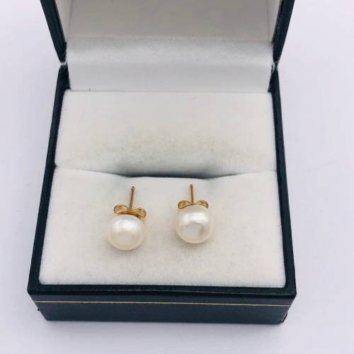 *9CT GOLD PEARL EARRINGS* R1 BIDS