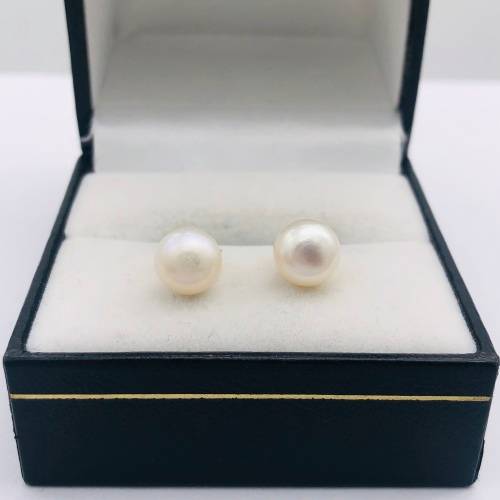 *9CT GOLD PEARL EARRINGS* R1 BIDS