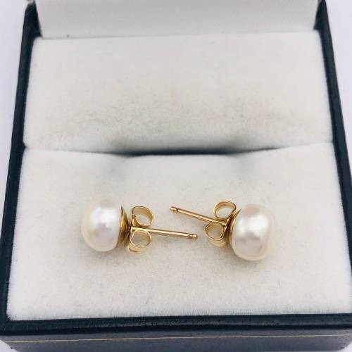 *9CT GOLD PEARL EARRINGS* R1 BIDS