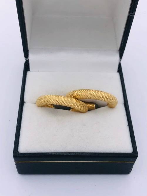 *18CT THICK SNAKESKIN GOLD HOOP EARRINGS* R1 BIDS!