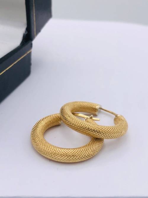 *18CT THICK SNAKESKIN GOLD HOOP EARRINGS* R1 BIDS!