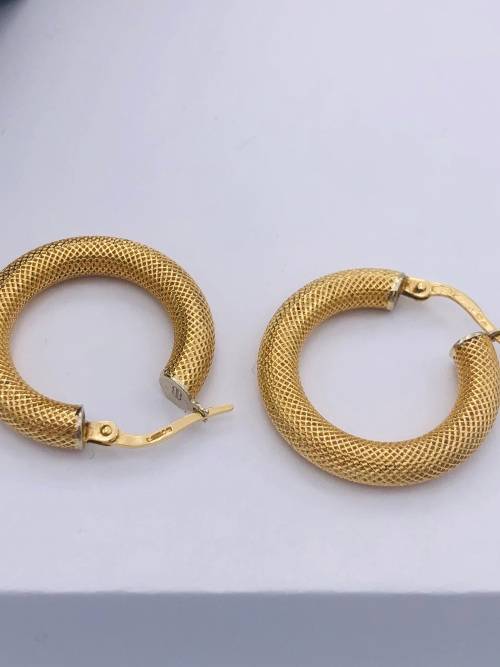 *18CT THICK SNAKESKIN GOLD HOOP EARRINGS* R1 BIDS!