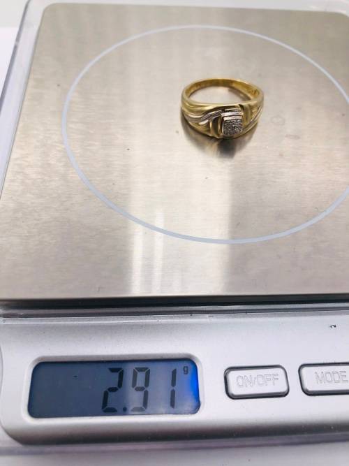 *9CT TWO-TONE GOLD CLUSTER RING* R1 BIDS