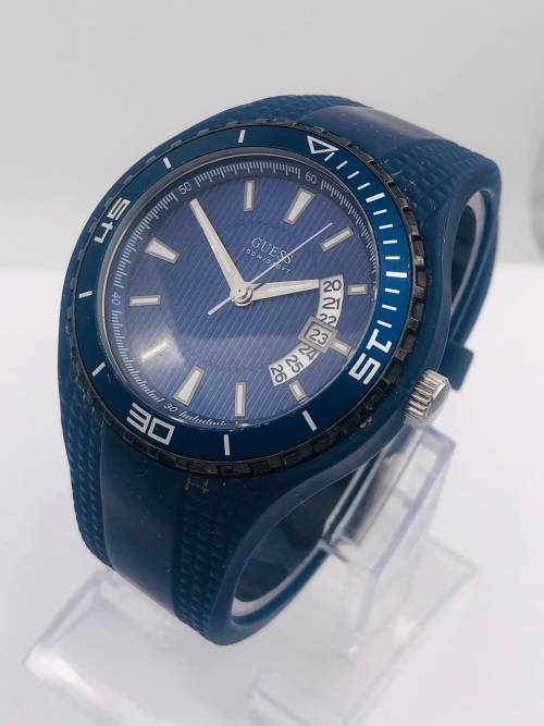 *GUESS MENS SPORTS WATCH* R1 BIDS!
