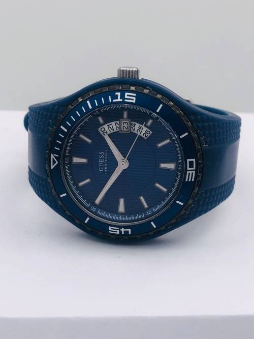 *GUESS MENS SPORTS WATCH* R1 BIDS!