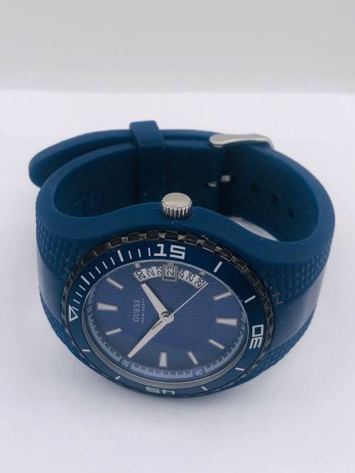 *GUESS MENS SPORTS WATCH* R1 BIDS!