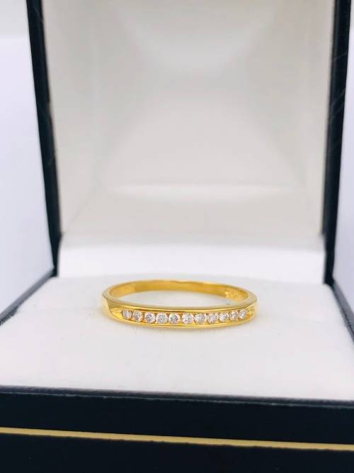 *18CT GOLD DIAMOND ETERNITY RING* 0.20CT OF DIAMONDS!