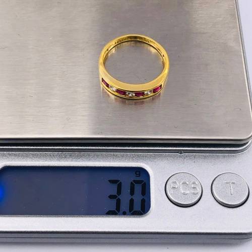 *9CT GOLD DIAMOND & RUBY RING* R1 BIDS!