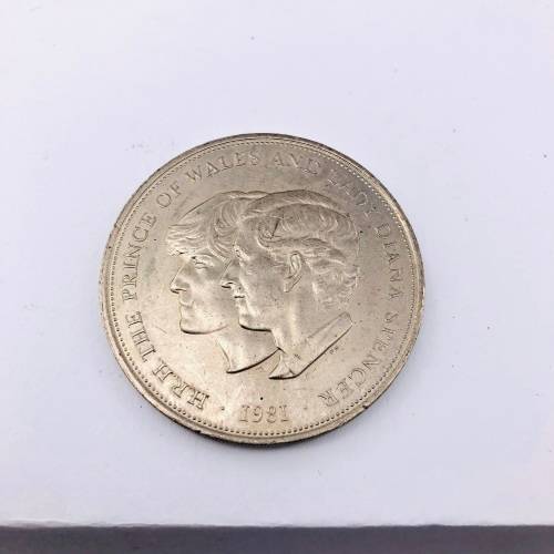*1981 LADY DIANA & PRINCE OF WALES COIN* COLLECTORS SILVER!
