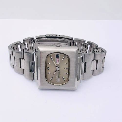 *SEIKO 5 AUTOMATIC MENS WATCH* COLLECTORS PIECE!