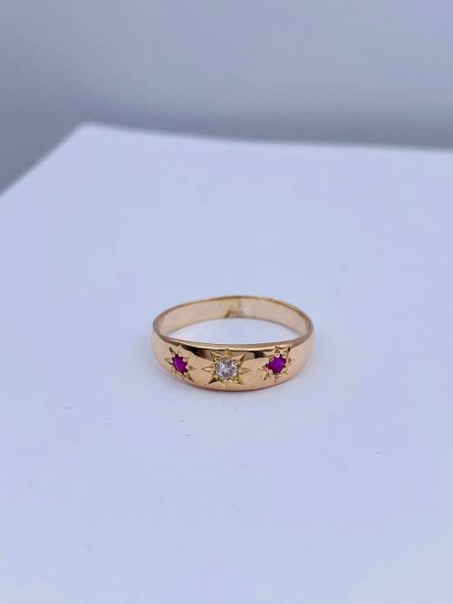 *18CT ROSE GOLD RUBY & DIAMOND TRINITY RING* R1 BIDS