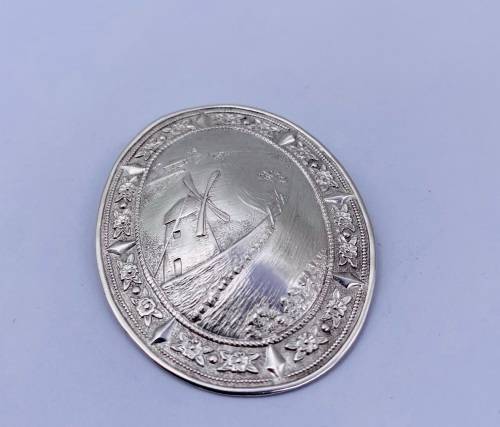 *SILVER ENGRAVED COLLECTORS BROOCH* SOLID 925!