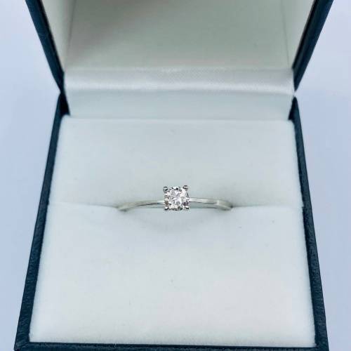 *WHITE GOLD DIAMOND SOLITAIRE RING* 0.30CT DIAMOND!