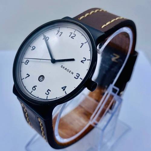 *SKAGEN SWISS LUXURY MENS DRESS WATCH* R1 BIDS!!!