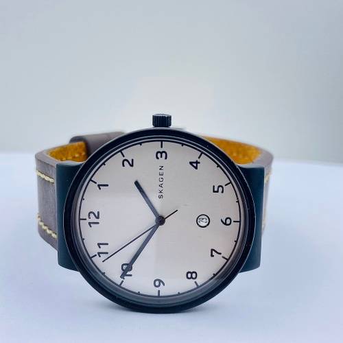 *SKAGEN SWISS LUXURY MENS DRESS WATCH* R1 BIDS!!!