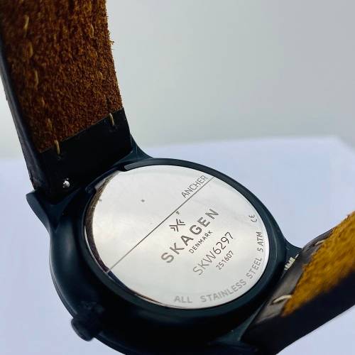 *SKAGEN SWISS LUXURY MENS DRESS WATCH* R1 BIDS!!!