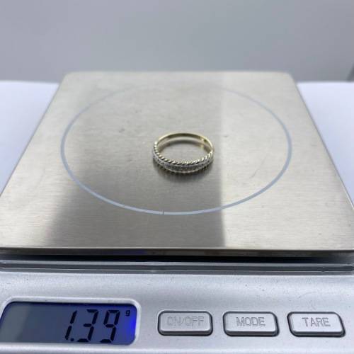 *9CT GOLD FEATHER RING* R1 BIDS!