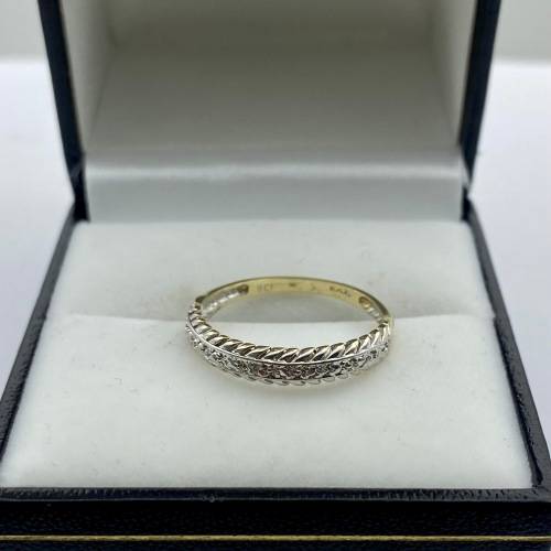 *9CT GOLD FEATHER RING* R1 BIDS!