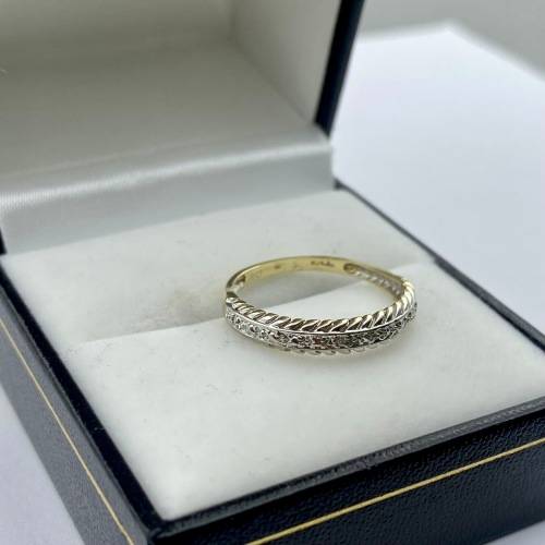 *9CT GOLD FEATHER RING* R1 BIDS!