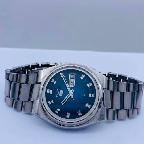 *SEIKO 5 AUTOMATIC DAY-DATE WATCH*R1 BIDS