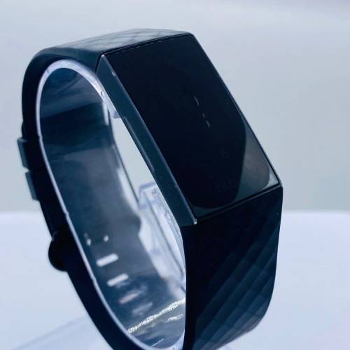 *EXCELLENT FITBIT CHARGE 3 SMARTWATCH* WITH CHARGER!
