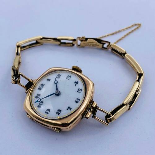 *SOLID 9CT GOLD SWISS MADE LADIES WRISTWATCH* R1 BIDS!!!