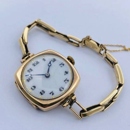 *SOLID 9CT GOLD SWISS MADE LADIES WRISTWATCH* R1 BIDS!!!